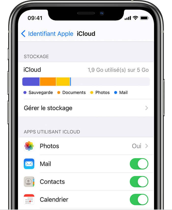 Cliquez sur iCloud et activez l’option de sauvegarde des « Contacts »